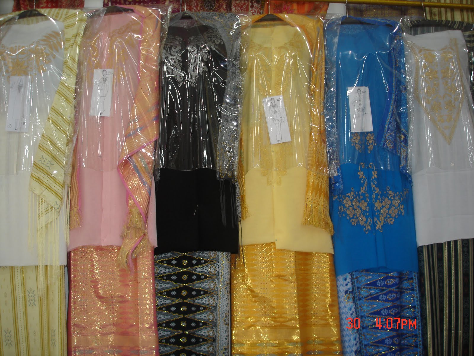 Kain Karawang Kain Karawang Khas Gorontalo, Diserbu