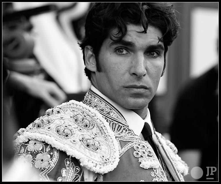 TORO PRENSA PERU CAYETANO quiere conquista tambien a QUITO