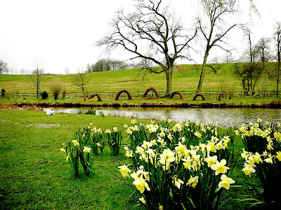Angleterre - Leeds Castle - Nessie a quitté l'Ecosse .. Angleterre - Leeds Castle - Nessie a quitté l'Ecosse ..