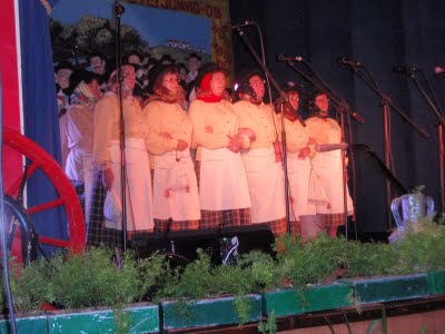 [cantadeiras+da+ALMA+ALENTEJANA++ACTUANDO+JJJJ.jpg]