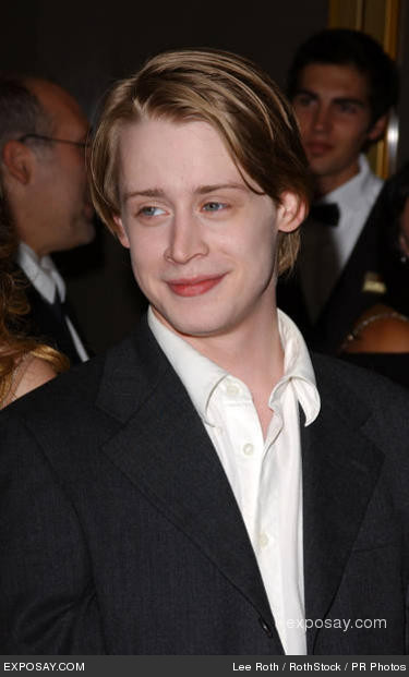 macaulay culkin home alone. picture of the Home Alone