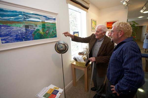 Une exposition de peintures