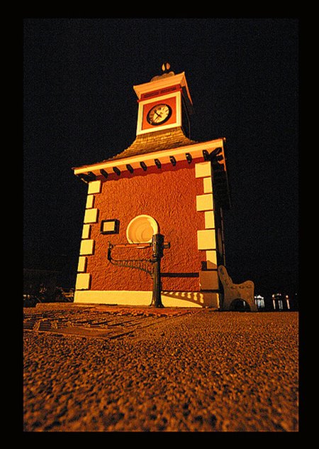 23.00hrs la petite chapelle dans le port de peche de Knightstown / Valentia Island