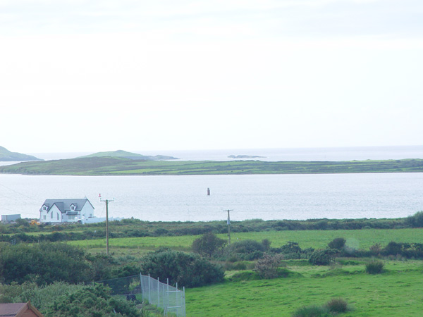 Vue de chambre-a-coucher 2, droit sur "Beginish Island"