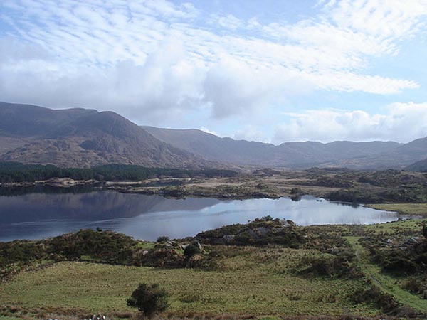 Den "lough Currane" op der Sait, wou et op den "Capal lake" geet. Absolut een Draam fir all Fescher