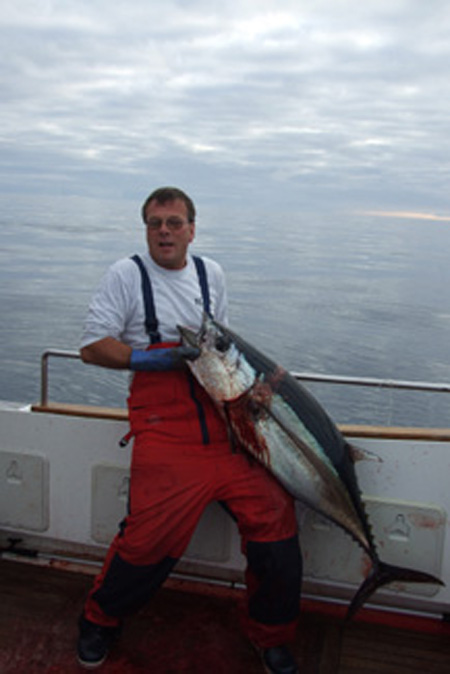 Als lescht mussen mer och vun "Albacore Tuna" schwetzen. Nemmen e puer Deeg pro Jo'er meglech.