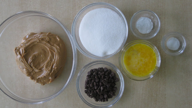 ingredients for flourless peanut butter chocolate chip cookies