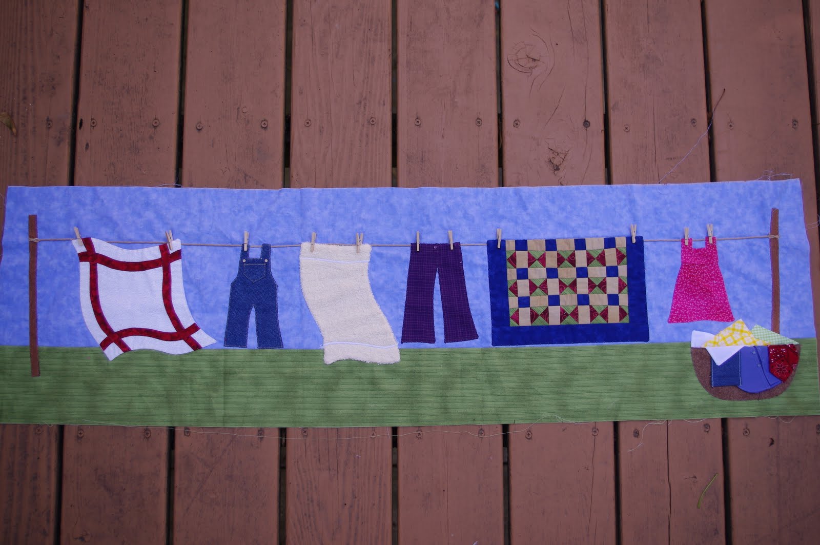 Clothesline Wall Hanging! Ahhh...Quilting