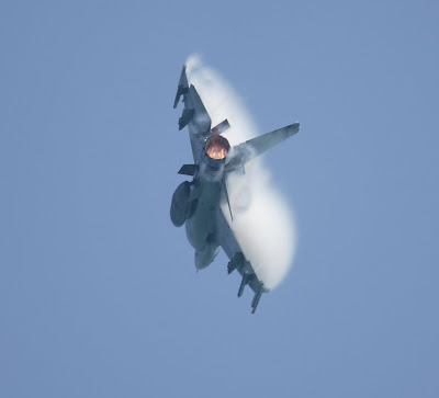 http://2.bp.blogspot.com/_2_Pna9eA6CU/SqT2L7y8uFI/AAAAAAAAE3g/rvVGoxrVcyw/s400/F16WithAfterburnerAndVapor.jpg