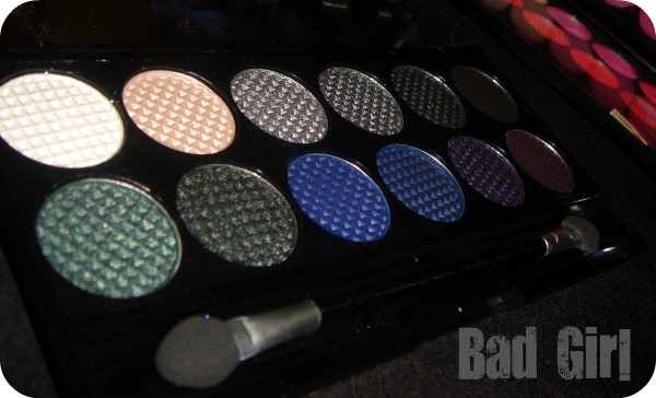 Remington Girls With Attitude Straightener. Here is the Bad Girl palette.