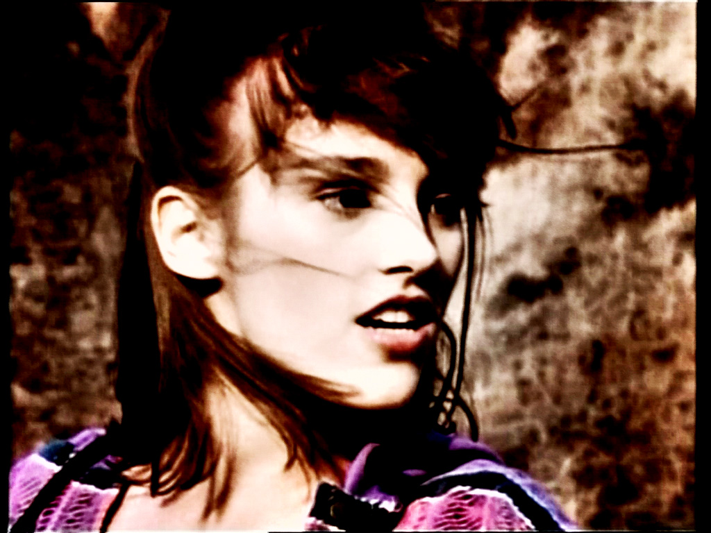 The Temple Of Amy Jo Johnson: Amy Jo Johnson 1024x768 Wallpaper