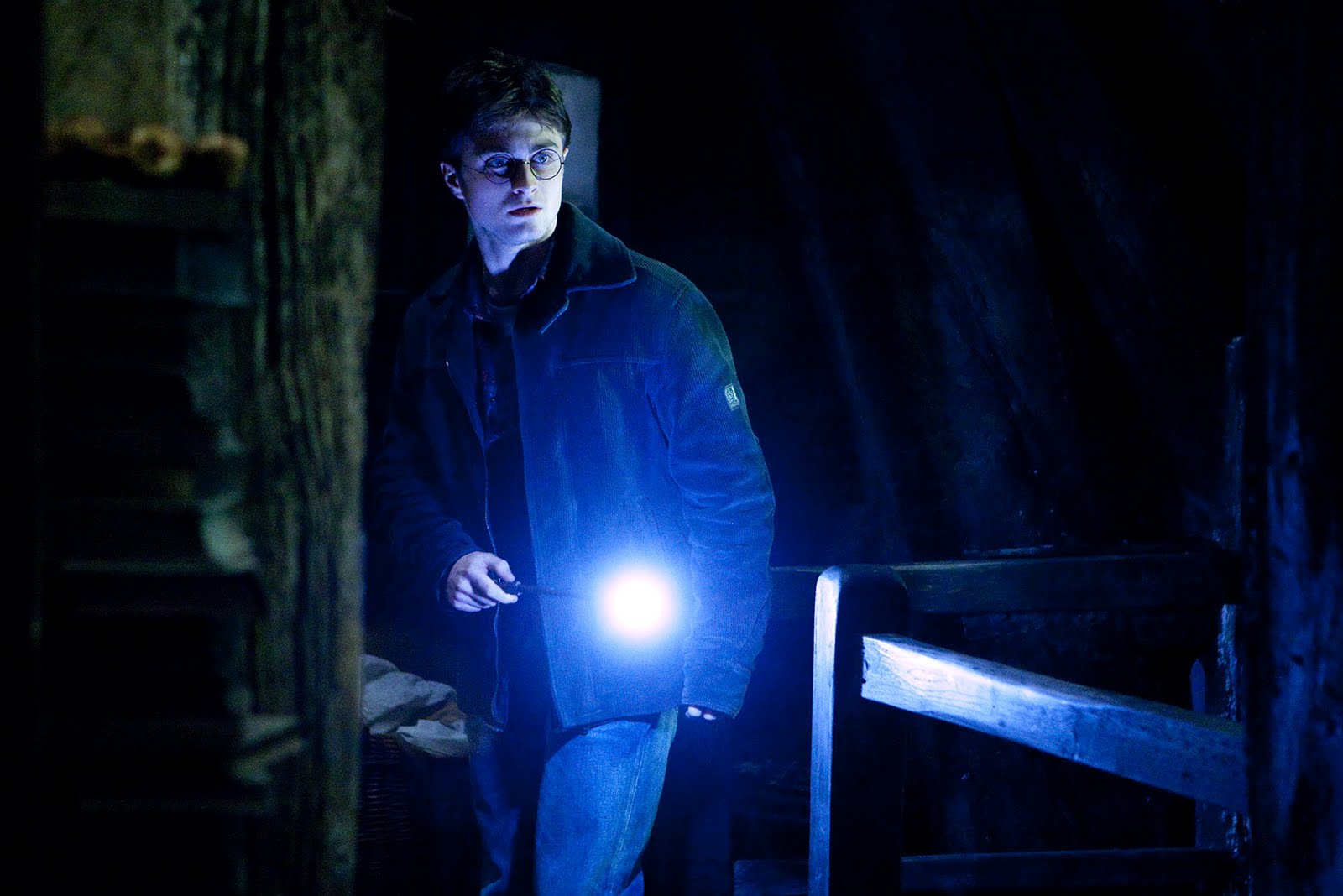 http://2.bp.blogspot.com/_2fdwksuATNA/TIW8_IZ2T5I/AAAAAAAAAQE/4Cxcrc-T0NU/s1600/HP7+Shining+Wand.jpg