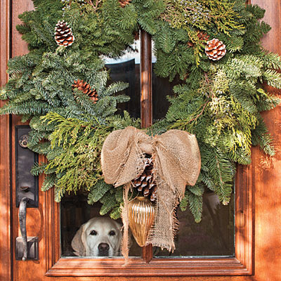 christmas-burlap-wreath-southernlivingmag.jpg