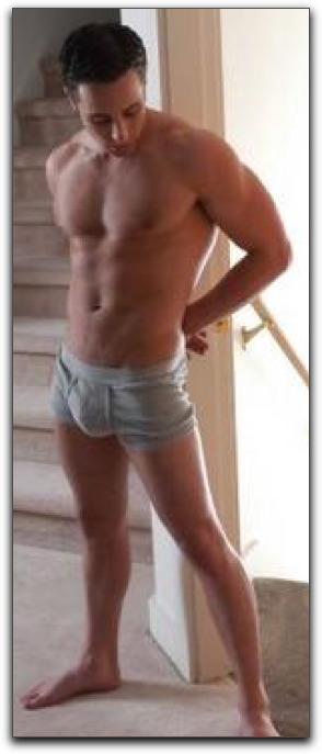 De desnudos foto gay hombres Brown gay kenneth