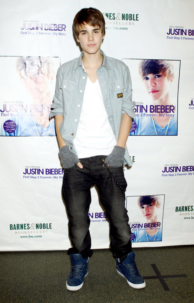 justin bieber short hair 2010 justin bieber short hair 2010. justin bieber short hair 2010