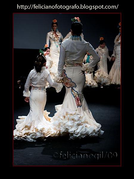 [desfile+flamenca+amparo+macia+2009+102+(Medium).jpg]