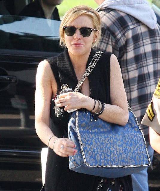 hot celebrities pics lindsay lohan sexy pics at Santa Monica Courthouse