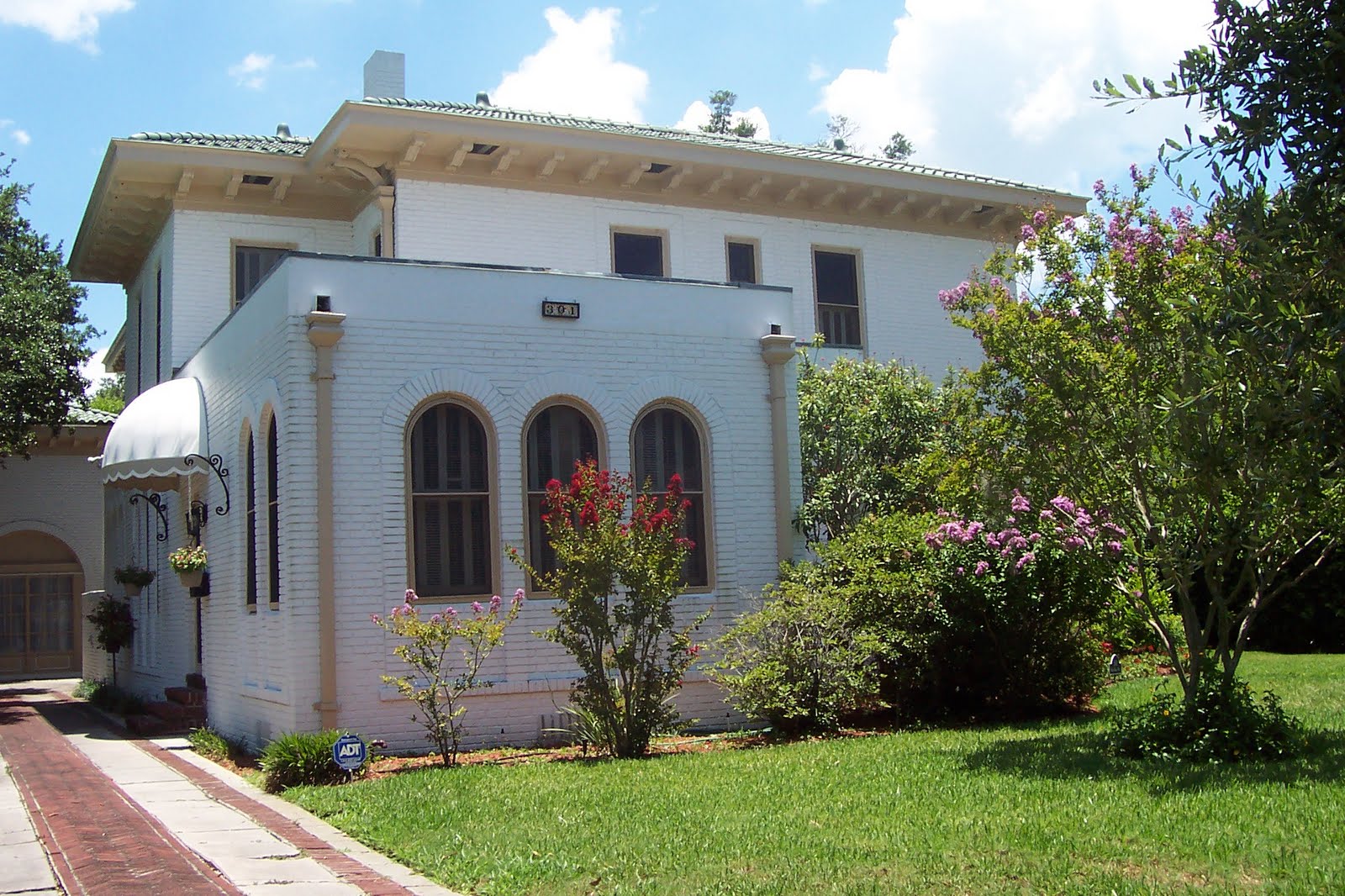 Historic Homes of the Gulf Coast & Tampa Bay Coast Enchanting Harbor Oaks