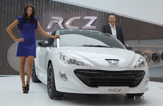 possivel saida do peugeot rcz cabriolet Beautiful+girl+and+peugeot+rcz