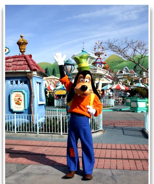 2719 HYPERION: Snapshot: Disneyland! - Hey Goofy!