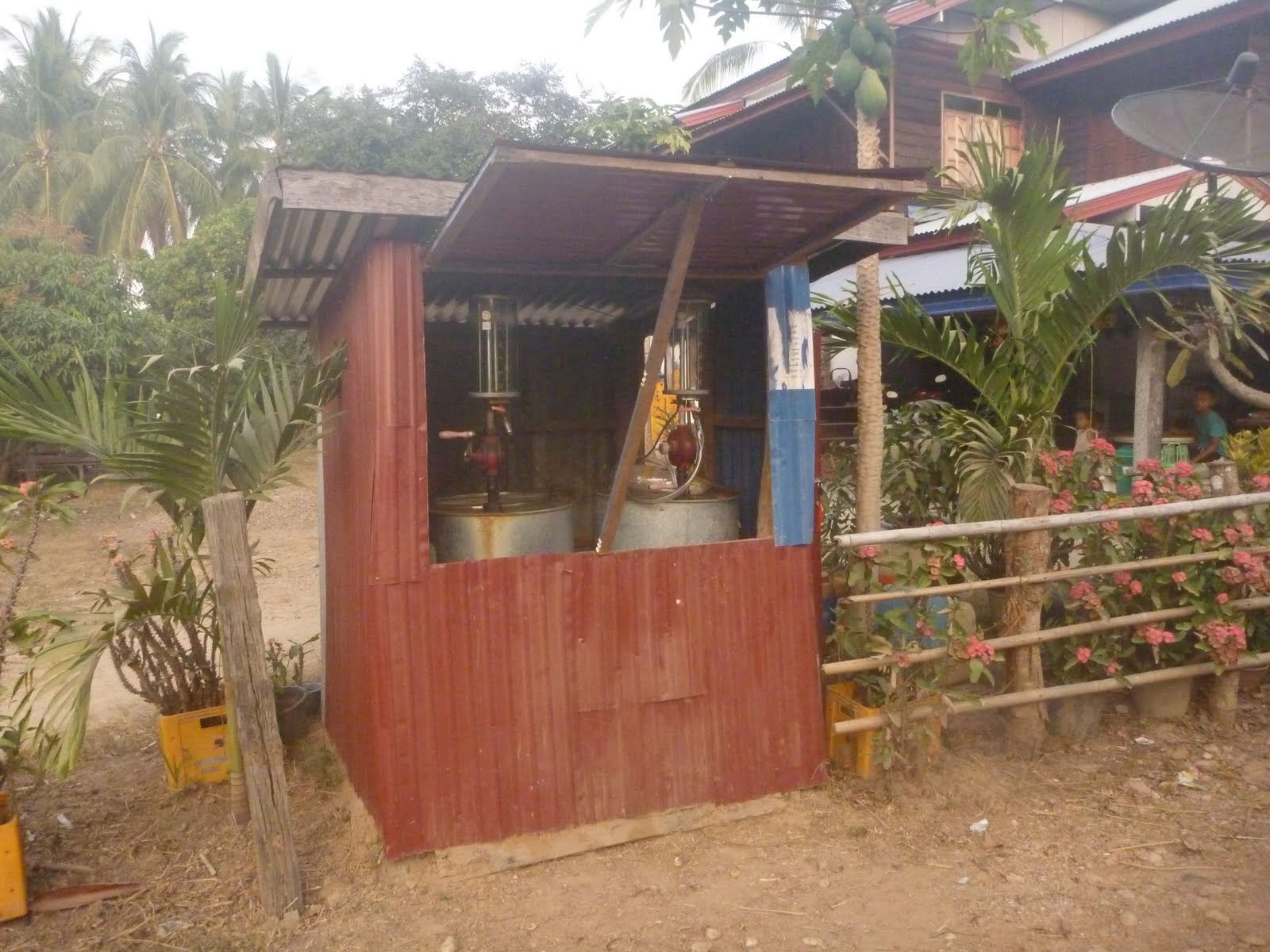 [P1020148.JPG]