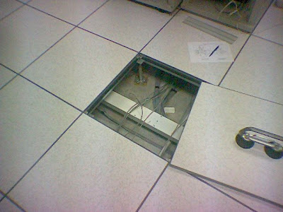 Tracing cable underneath raised floor Tracing cable underneath raised floor