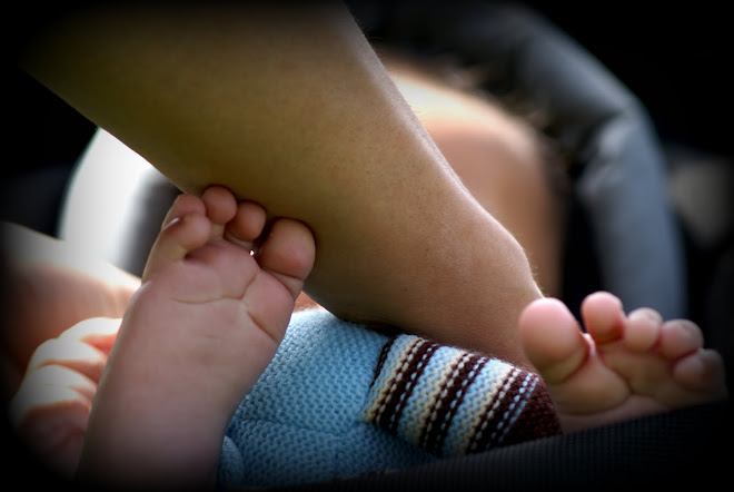 I love baby footsies!