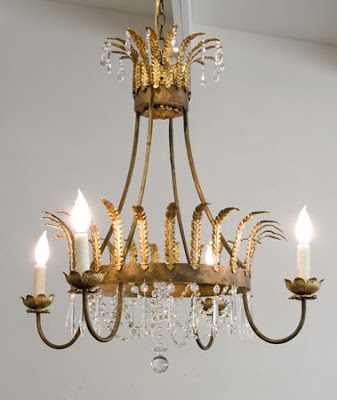 S W O N D Feature Julie Neill Illuminations Each Julie Neill Creation Is At Once Elegant Dazzling And Completely Unique Much Like The Designer Herself Many Of S Fixtures Furnishings Are