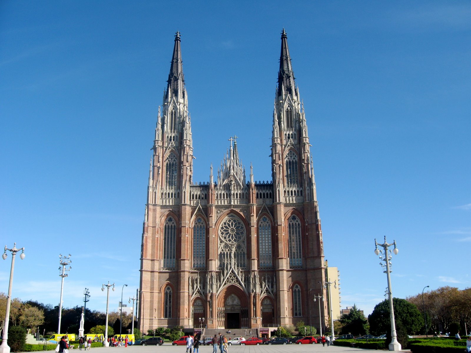 [La+Plata+Cathedral.JPG]