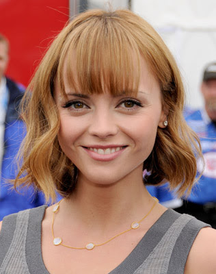 short hairstyles for curly thick hair. short trendy ob haircuts 2010