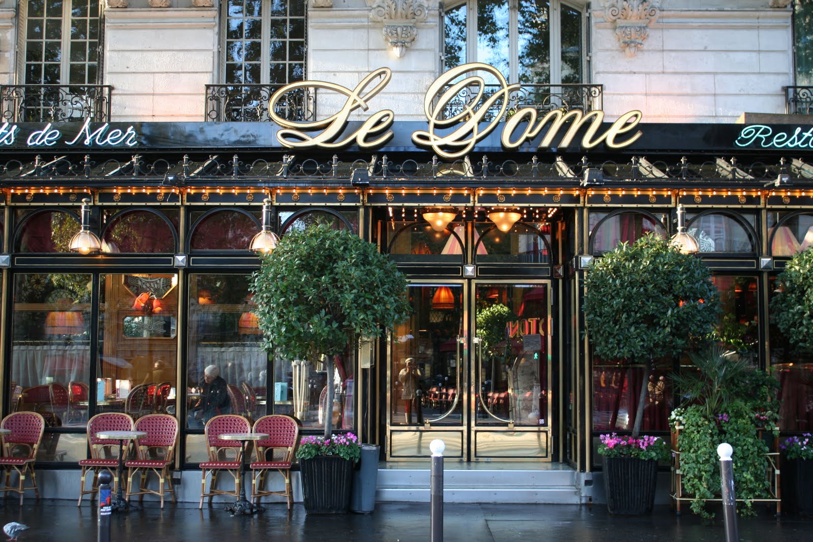 Hotel Restaurant Le Dome Hotel Restaurant Le Dome