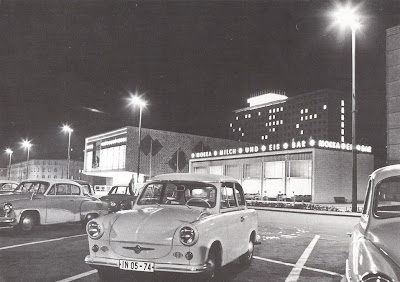 Postcards Berlin Hinter Der Mauer 8