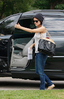 Rachel Bilson Is Hot And Cold