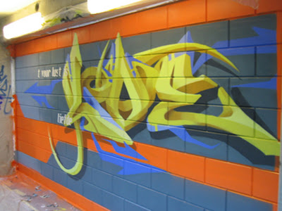 Murals  Wall on Alphabet Bombing Murals On The Wall Box Street    Graffiti Tutorial