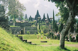 PURA BESAKIH