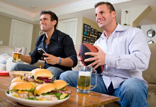 [men-watching-tv-football-sandwiches-560x372.jpg]