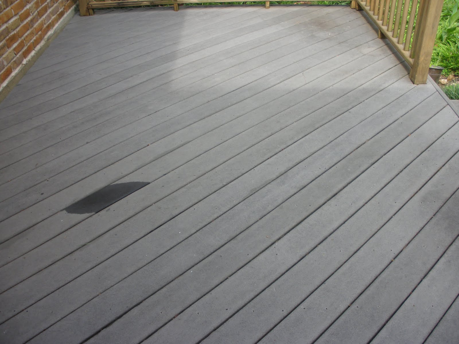 Clean and Green Solutions Cleaning a Trex Deck with BT200