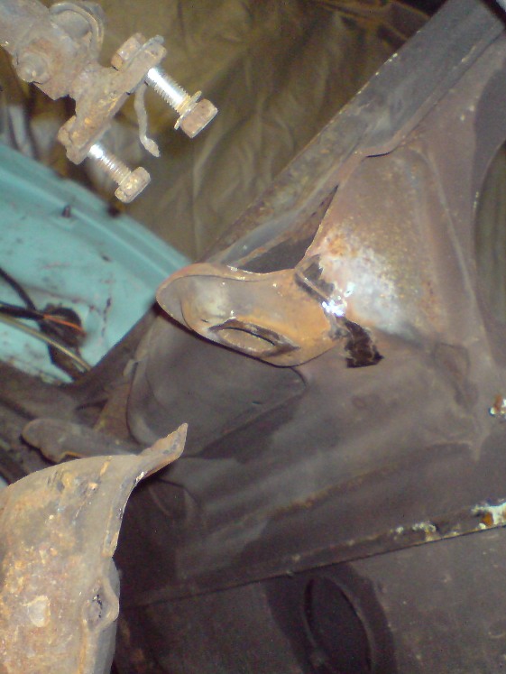 [front+beam+mount+crack.JPG]