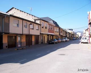 Calle Cimadevila. Entrada en Cacabelos