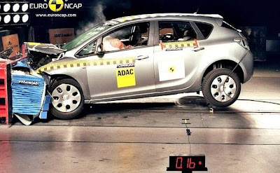 Opel Vauxhall Astra Euro NCAP Crashtest