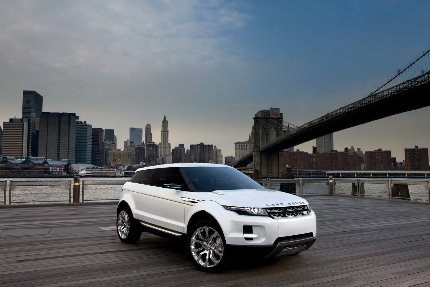 [Range-Rover-LRX-5.JPG]