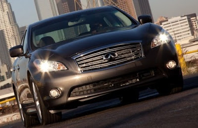 2011 Infiniti M37 / M56