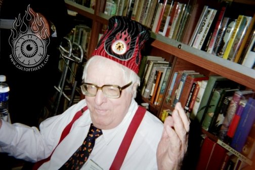 [BradburyWithFez.jpg]