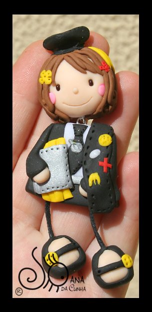 [boneca_traje.jpg]