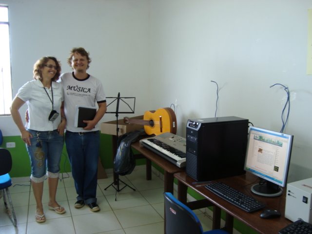 ENTREGA DOS EQUIPAMENTOS DE INFORMÁTICA E INSTRUMENTOS PELA UNIR