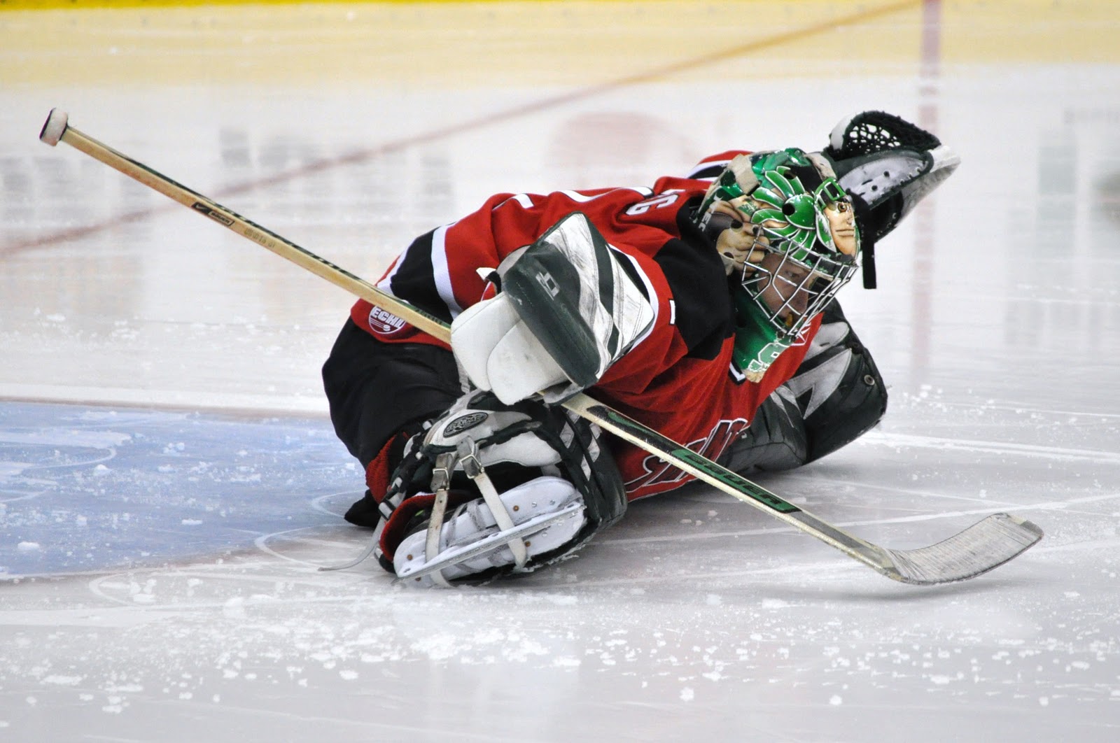 Going FiveHole Pocket Goalie