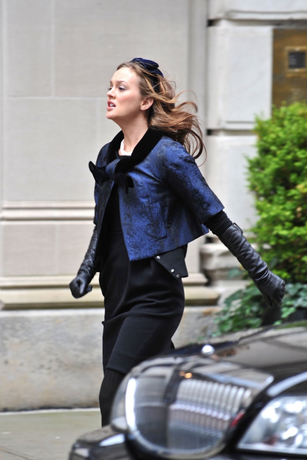 http://2.bp.blogspot.com/_3fcmn11BYHw/TBh7RUe-3iI/AAAAAAAACBo/b4OyO4HtPG4/s1600/Leighton_Meester_04.jpg