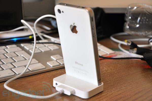 iphone 4 white. Apple White iPhone 4