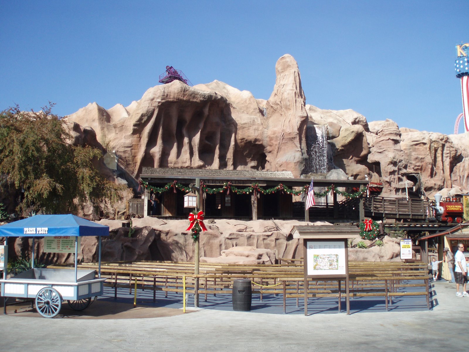 [25+mine+train+wide.JPG]