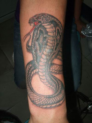 Cobra Tattoo Design on Foot Posted by tattoos world at 308 AM